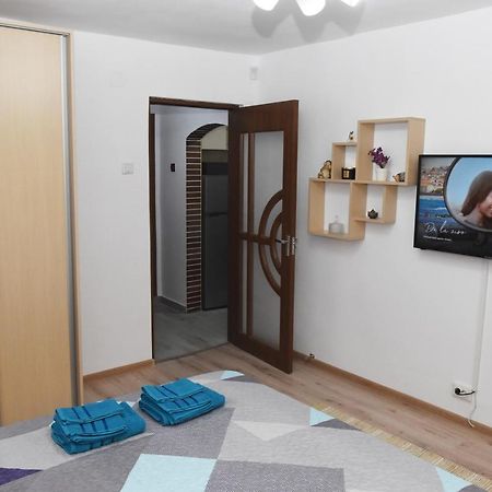 1St Apartment Nehoiu Ngoại thất bức ảnh