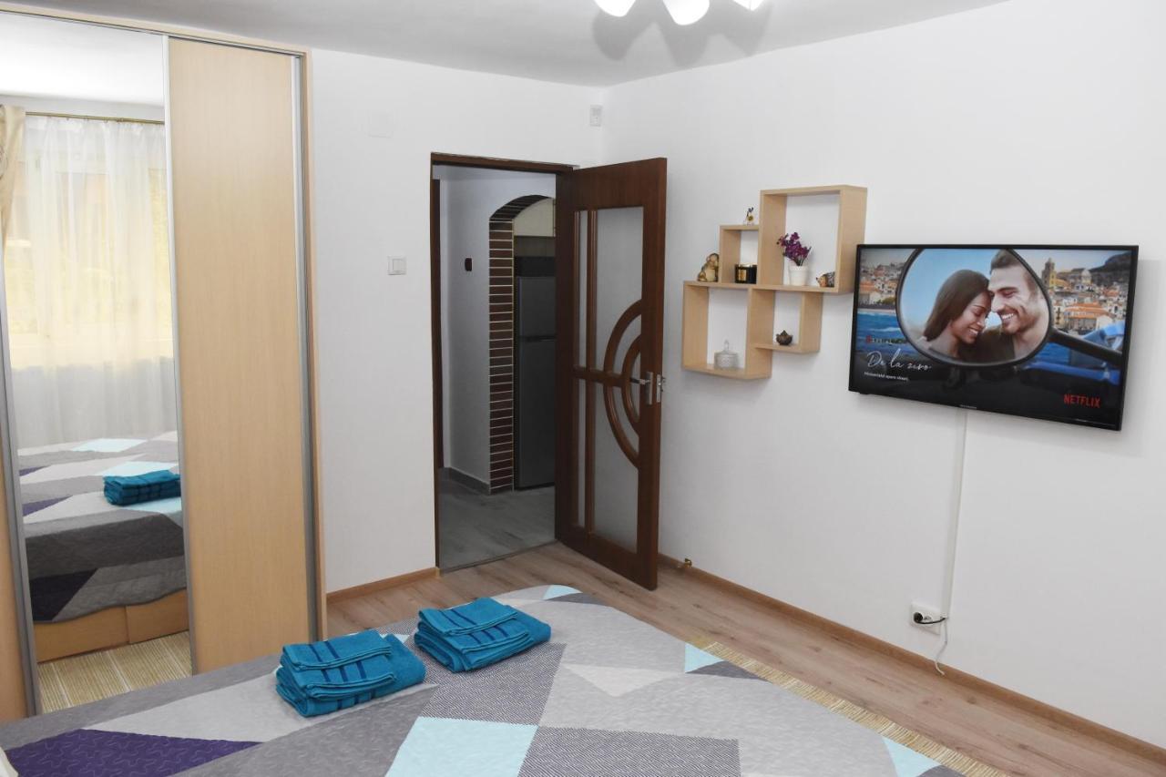 1St Apartment Nehoiu Ngoại thất bức ảnh