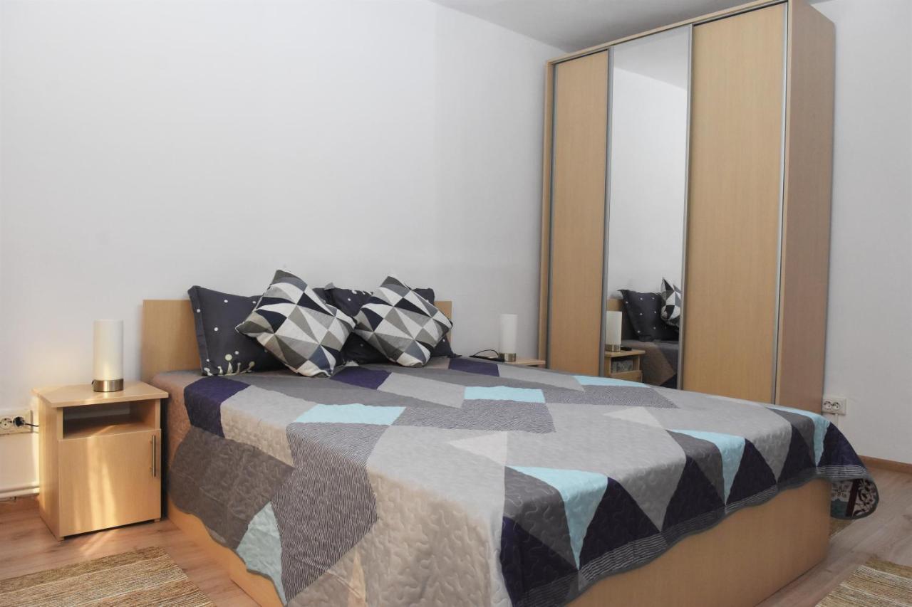 1St Apartment Nehoiu Ngoại thất bức ảnh